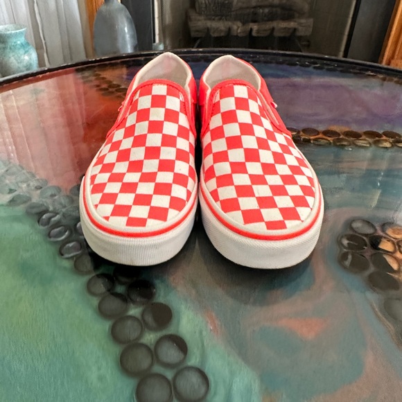 Vans - Picture 1 of 6